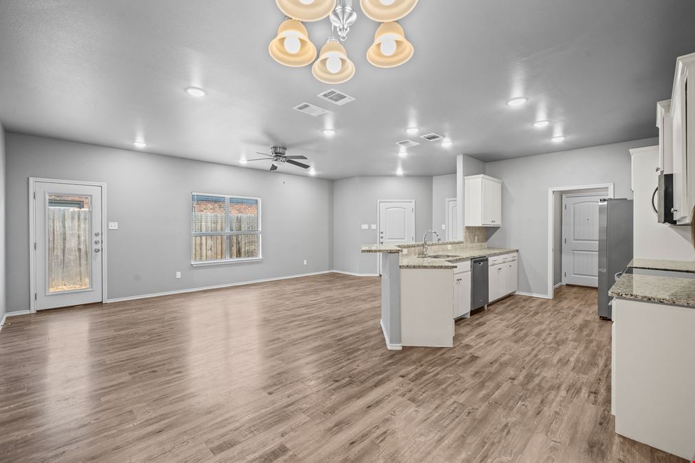 704 Hillshire