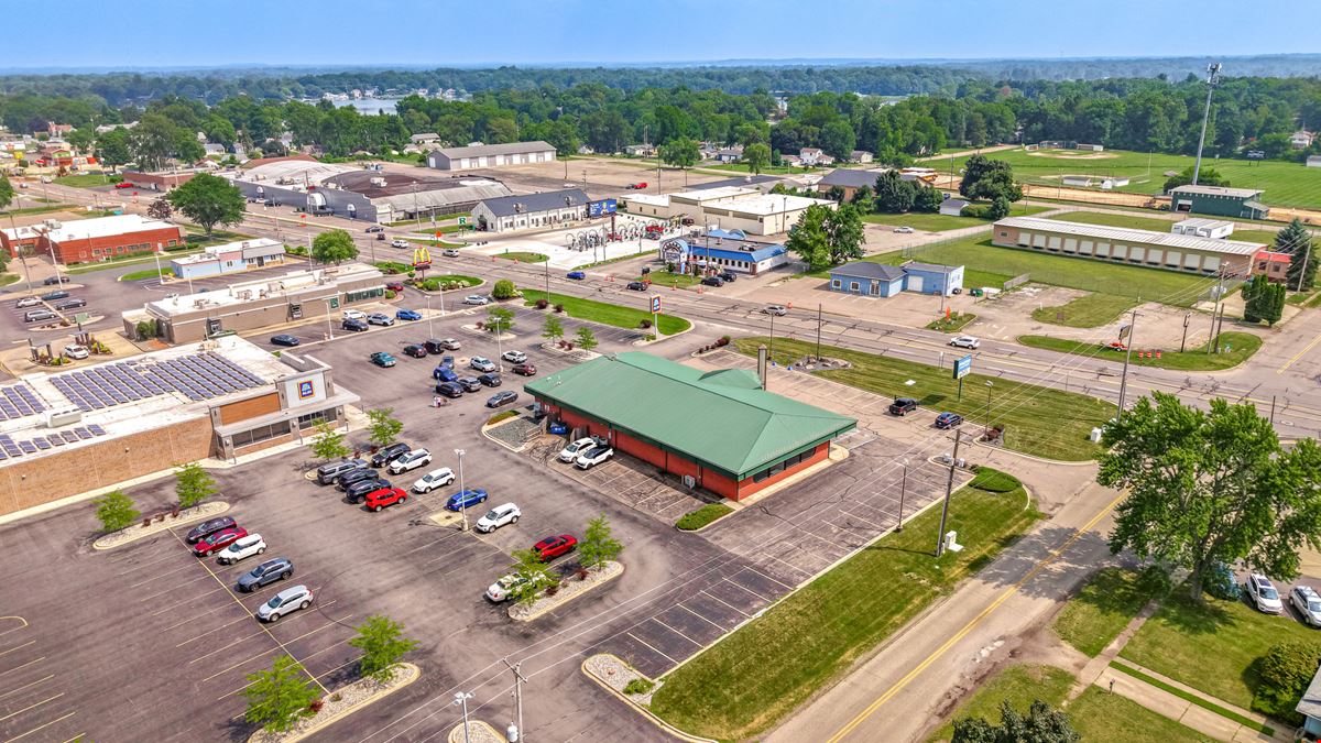 890 W. Columbia Ave.