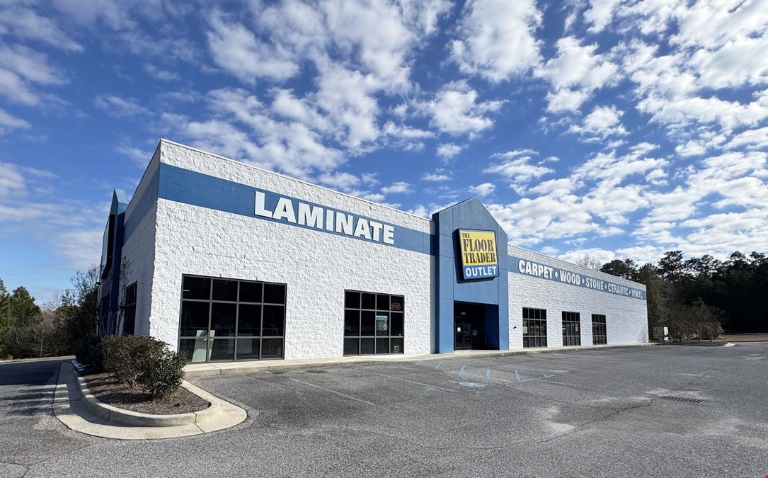 Showroom/Multi-Use Building at Major Intersection of Schillinger Rd S/Grelot Rd