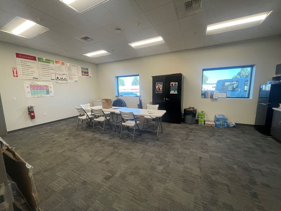 Industrial Warehouse & Showroom for Lease