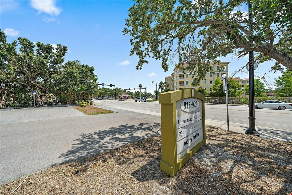 925 Tamiami Trl S Unit 101