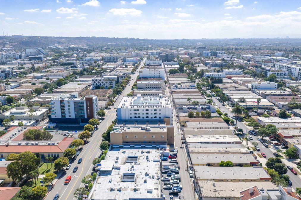 3539 + 3545 Motor Ave
