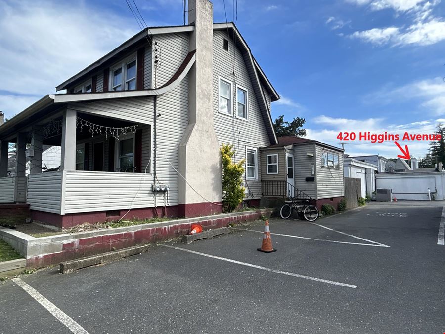 Successful Jersey Shore Restaurant with Liquor License on ±0.38 Acres For Sale