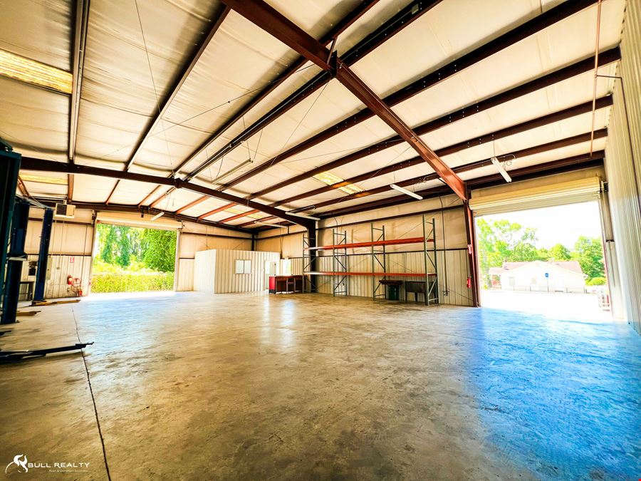 Automotive/Warehouse Space | ±4,370 SF