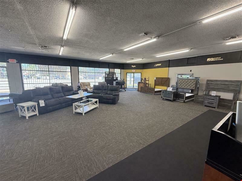 1404 W Gentry Pkwy