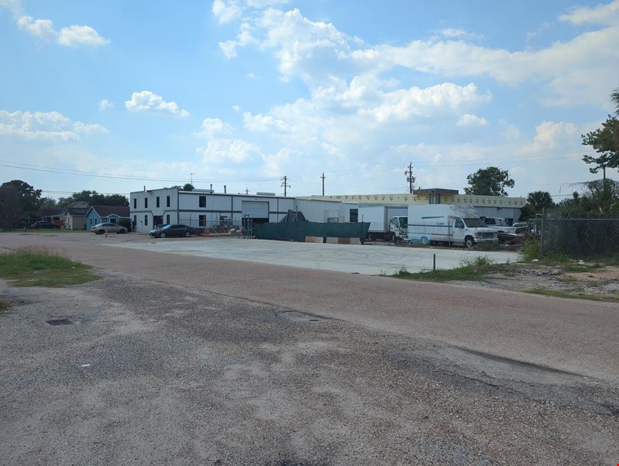 South Houston Warehouses: 10,410 sq ft / 28,400 sq ft Lot