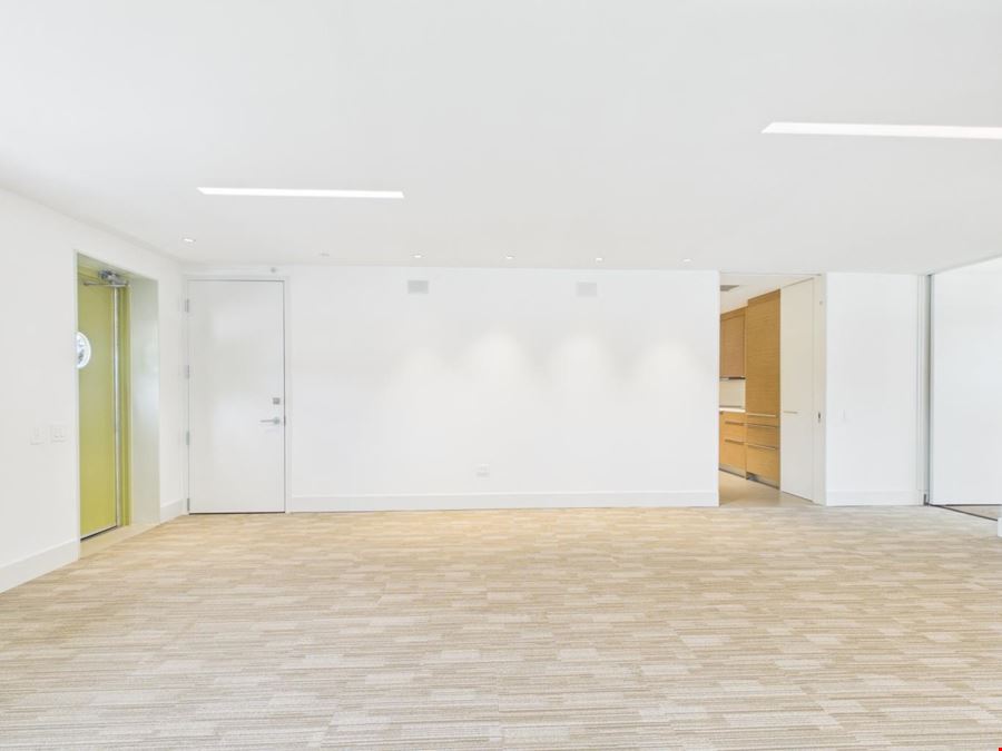 1111 Lagoon Dr