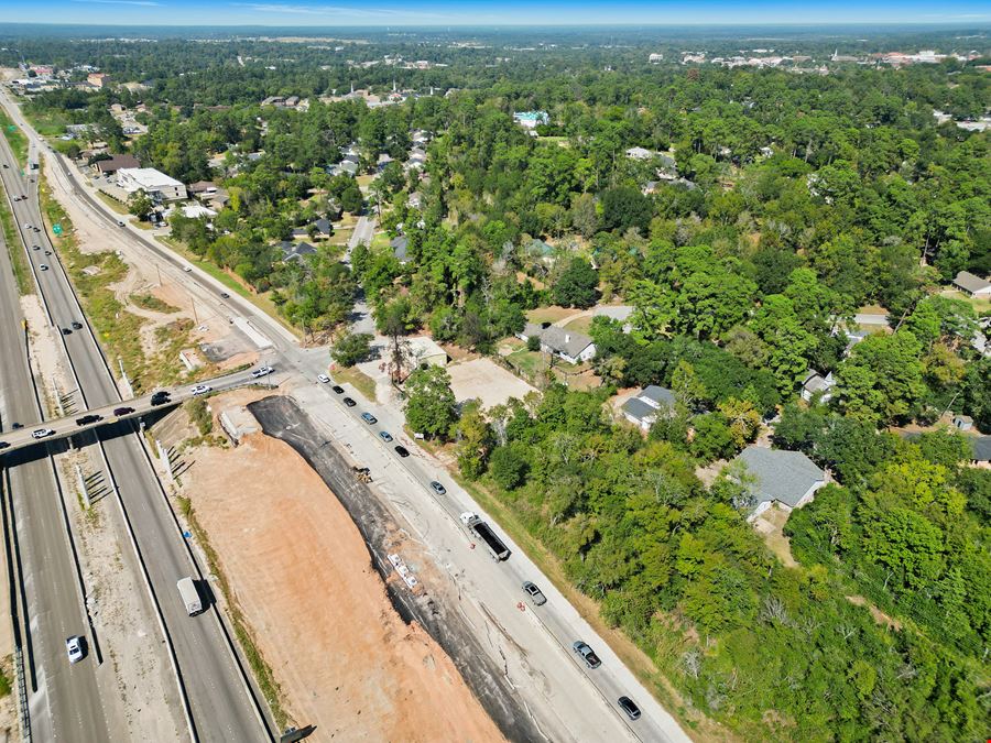 Corner Lot Warehouse on I-45