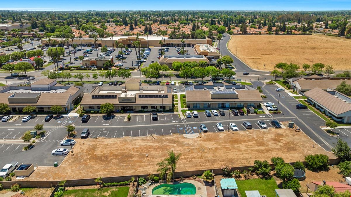 ±1,200 - 5,424 SF Prime Professional Office Space Located in Madera