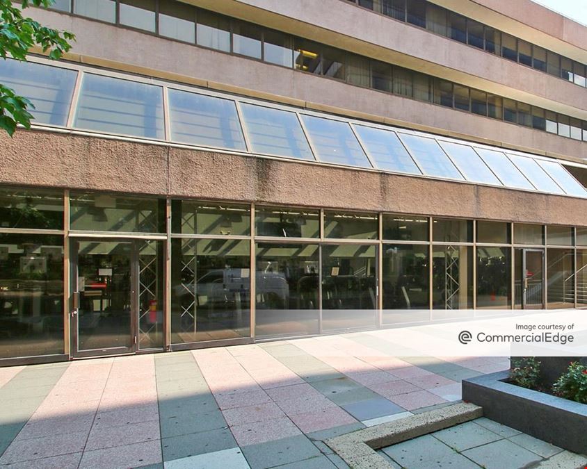 4 Landmark Square