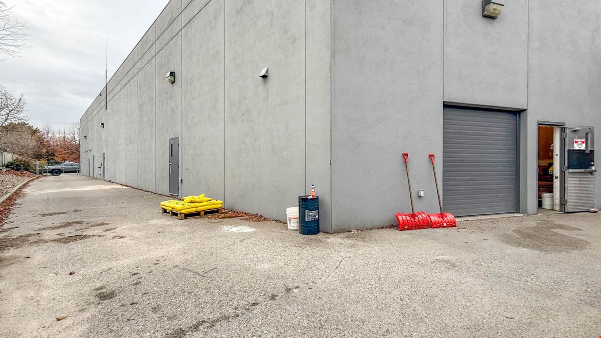 Fully Tenanted, Stand Alone Commercial Building 