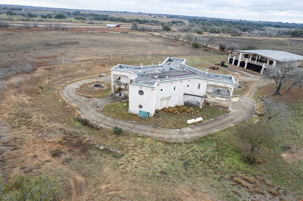 Prime 147-Acre Commercial/Ranch Land – Interstate 37 Frontage