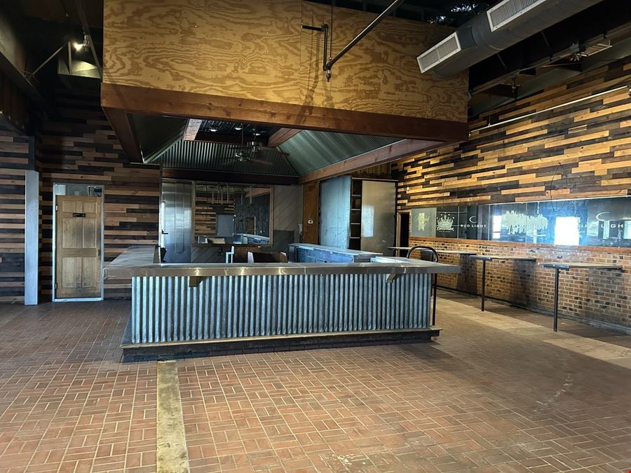 Restaurant/Bar