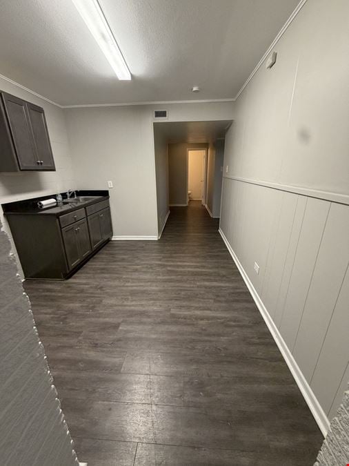 614 W Adams Ave
