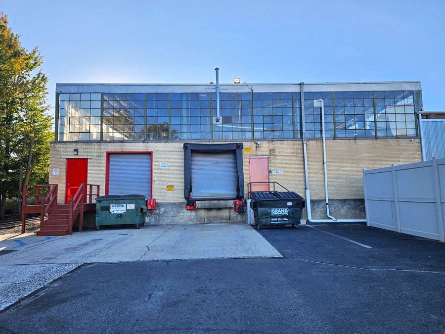 410-450 North Avenue East