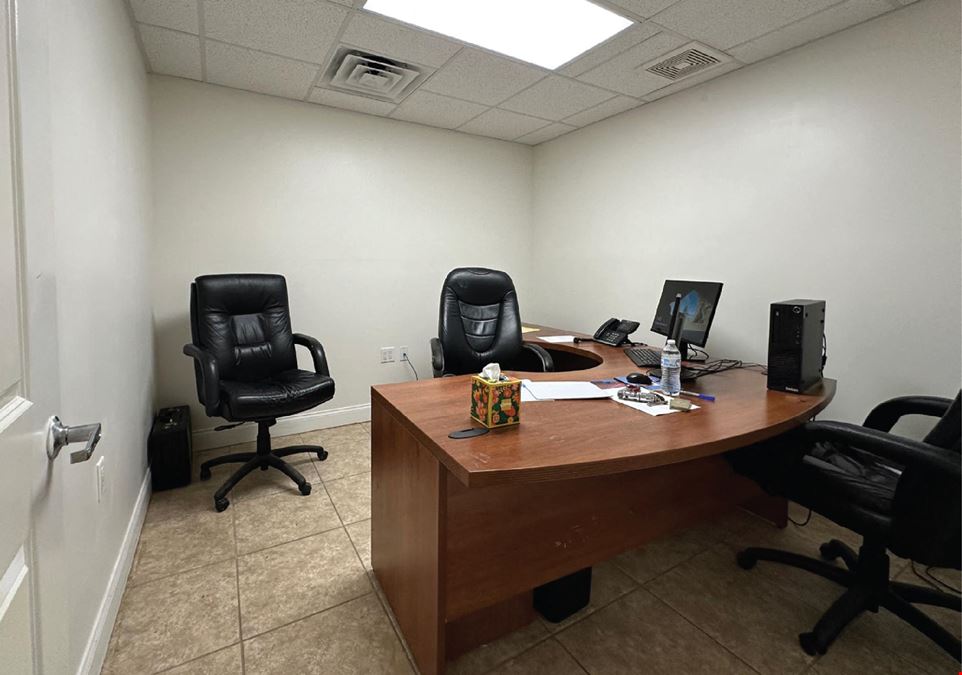 2,535SF Office/Warehouse in downtown Fort Myers