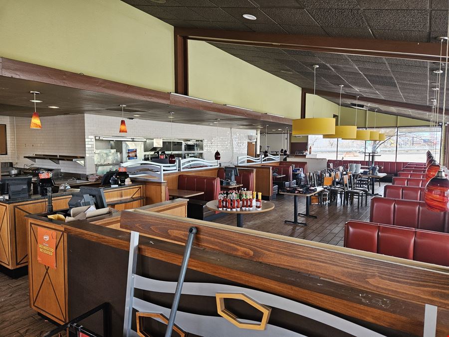 900 W Alameda Ave