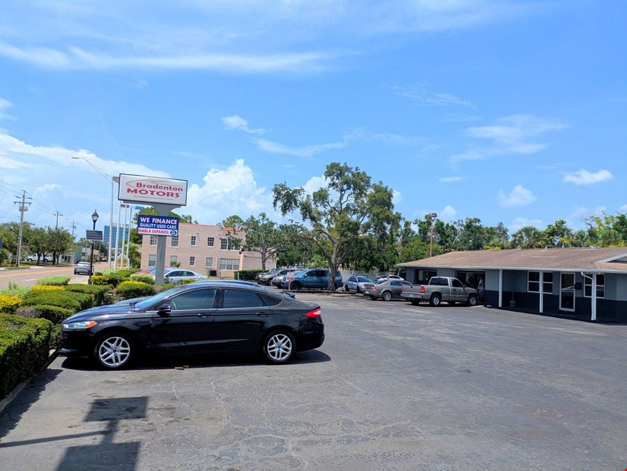 Tamiami Trail Car Lot / Redevelopment Site