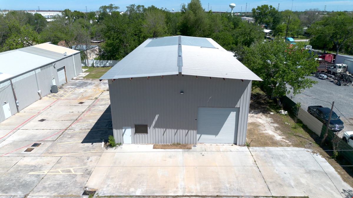 703 Buschong St, Houston, TX 77060