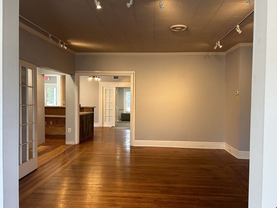 ±2,800 SF Professional Office and/or Retail for Sale or Lease