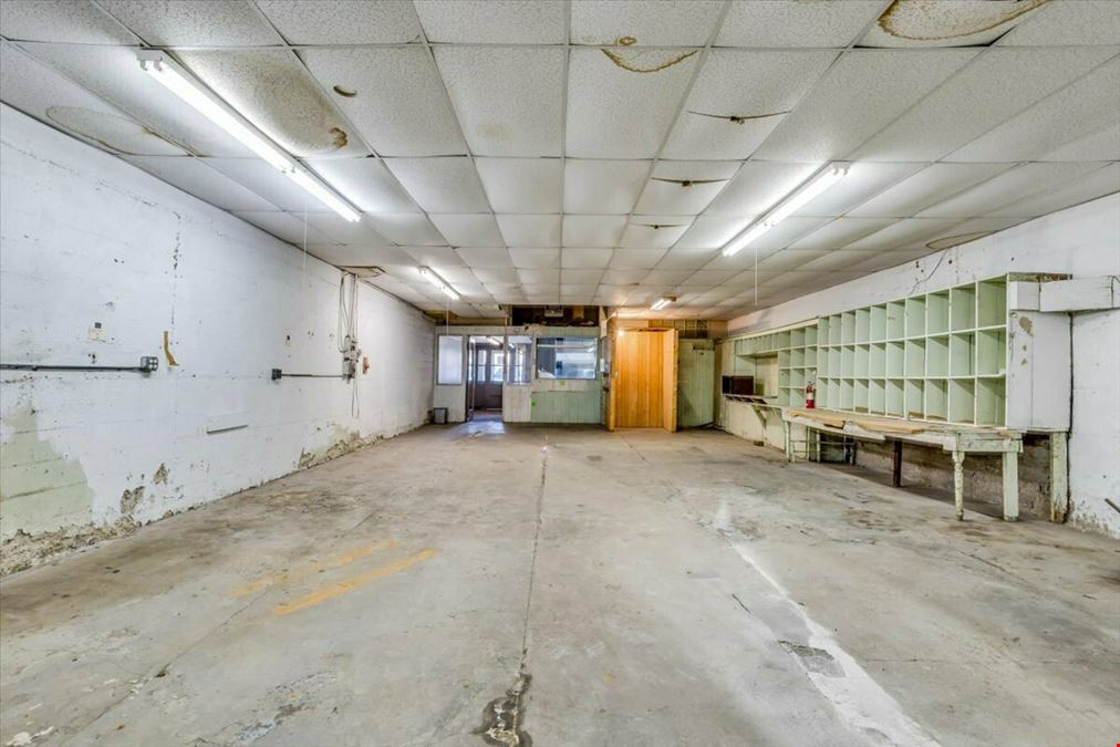 214 S Main St, McPherson