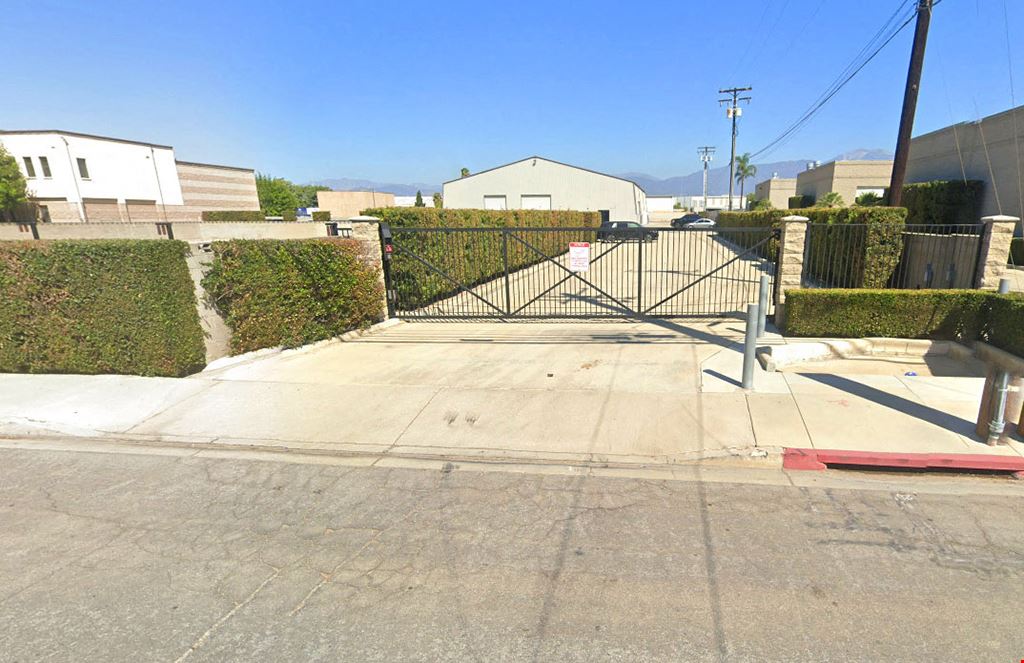 1335 E Grand Ave
