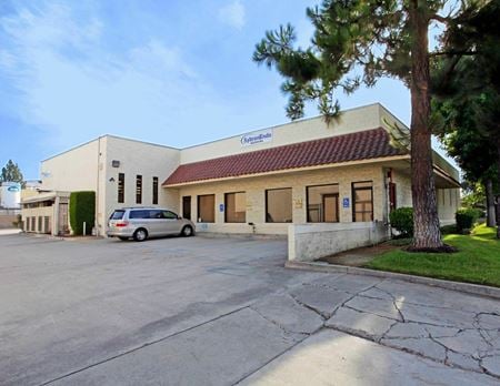 Preview of Industrial space for Rent at 1041-1049 W Gladstone Street 