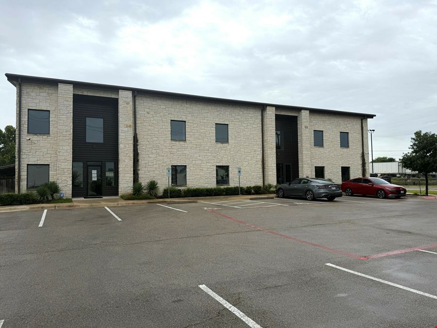 1212 Chisholm Trail Rd