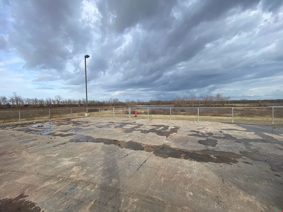 300k SF All-Weather Slab on 159 Acres