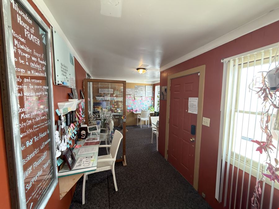 5930 & 5934 W Appleton Ave
