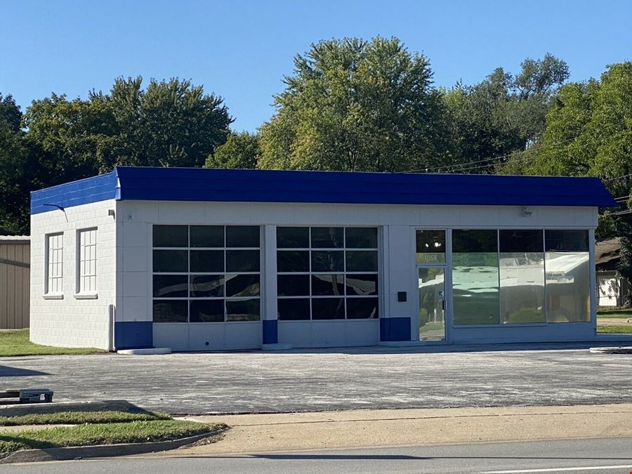 AUTO/RETAIL SPACE FOR SALE OR LEASE ON SUNSHINE