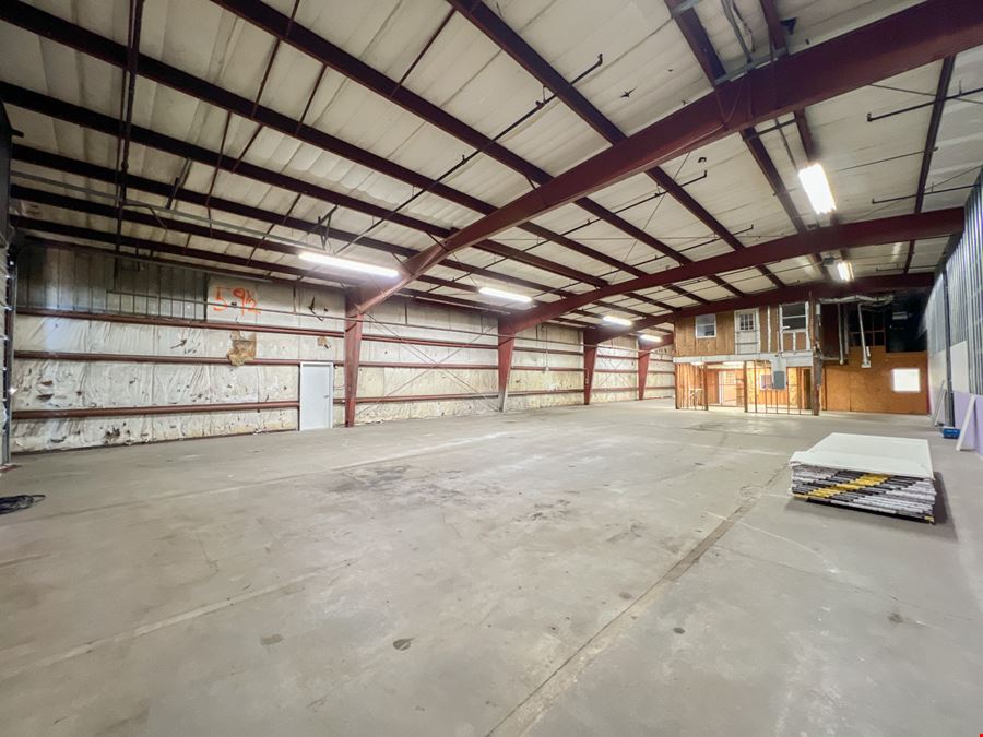 Office/Warehouse with Laydown Yard Near UNO Lakefront