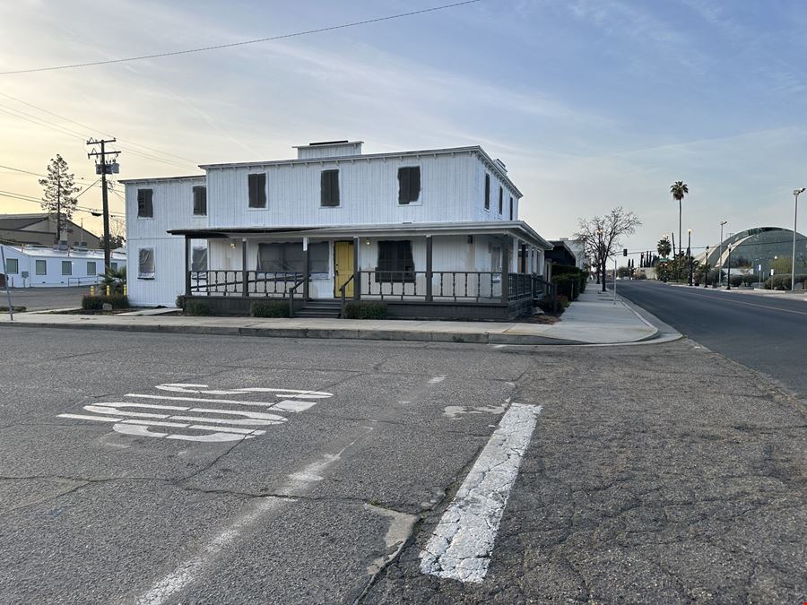 High Exposure Freestanding Building in Downtown Porterville