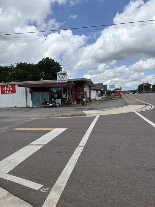 301 N Locust Ave