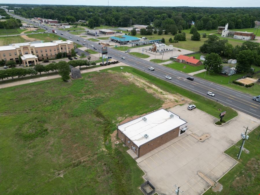 3,600 SF Retail/Medical Building for Sublease | West Point, MS