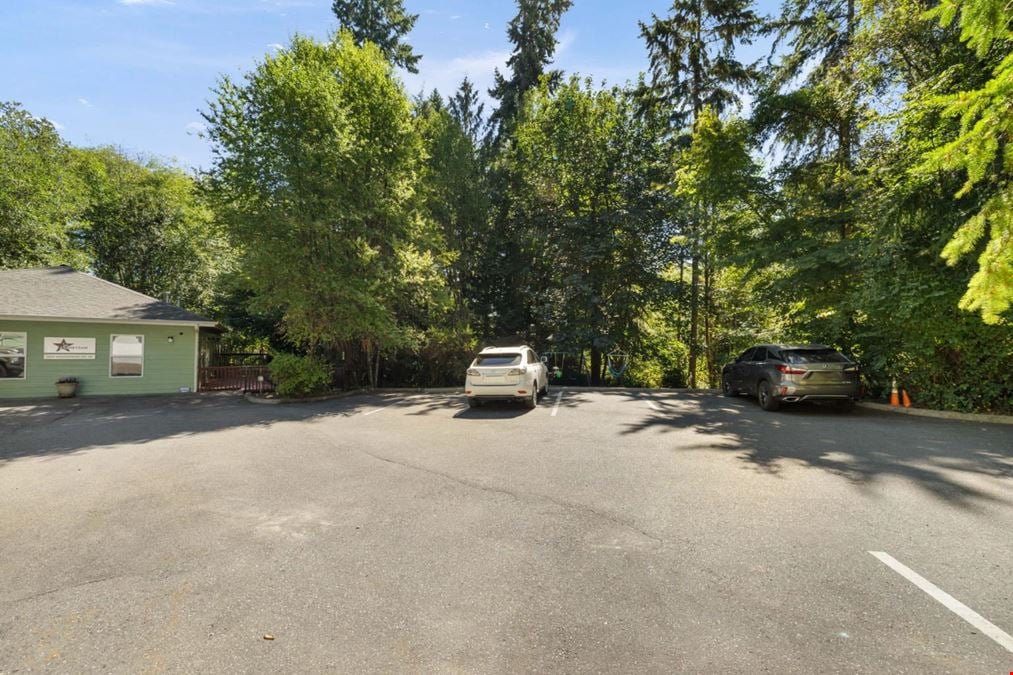 1550 Woodridge Dr SE