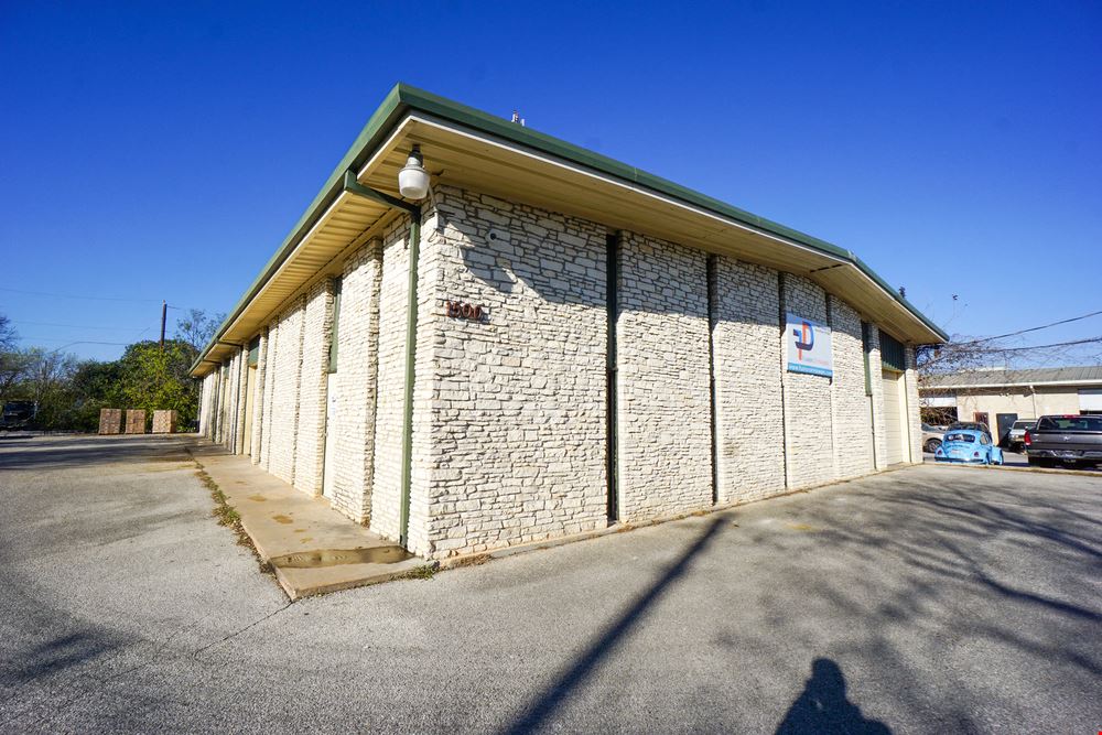 1500 Chisholm Trail