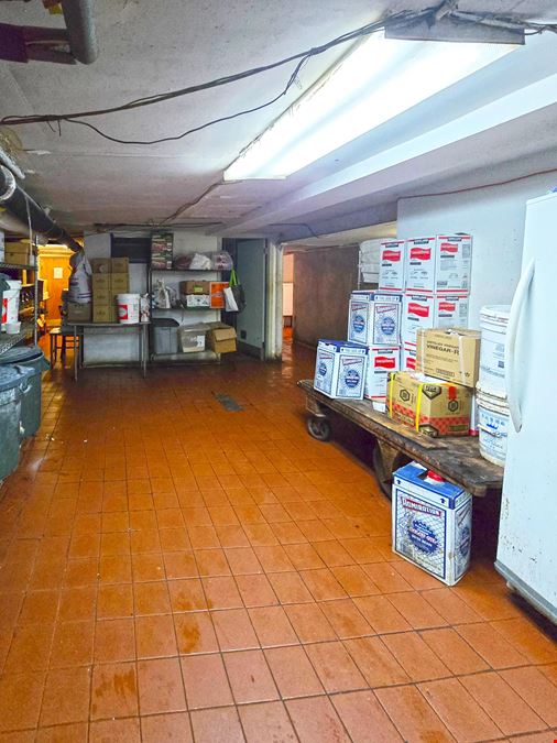 1,600 SF | 609 Franklin Avenue | High-Visibility Corner Restaurant Space + 1,950 SF Lower Level for Lease