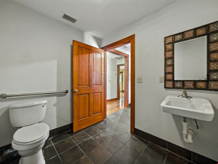 Downtown Lakeland Stand Alone Office