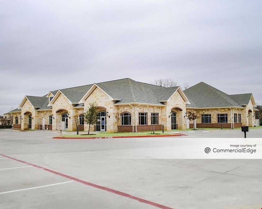 4921, 4951 & 5000 Long Prairie Road
