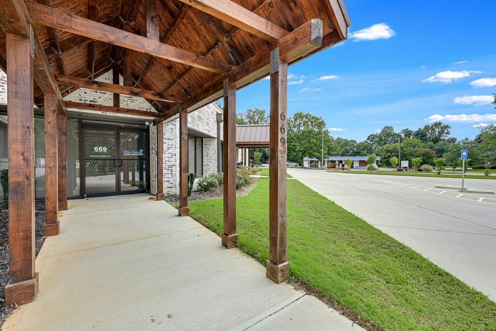 669 Lanier Park Drive