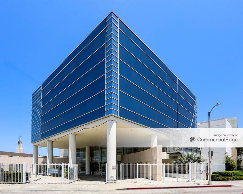St. Vincent’s Medical Center Campus - Institute Plaza