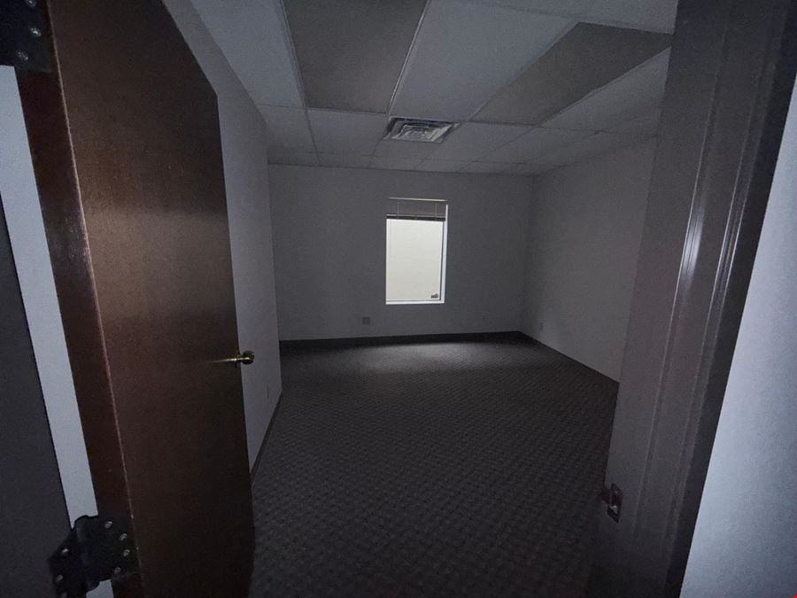2117 Yellowood - Office/Warehouse