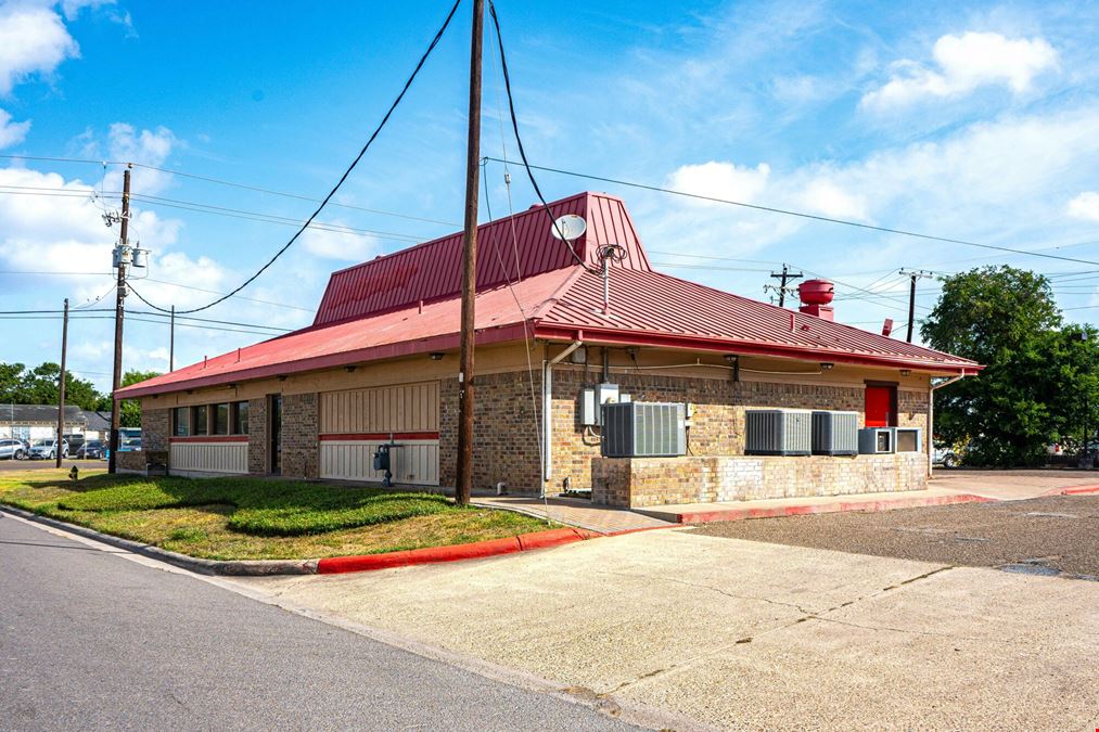 3,116 SF | Former Pizza-Hut | For Sale | 0.49 ± AC | Brownsville, TX