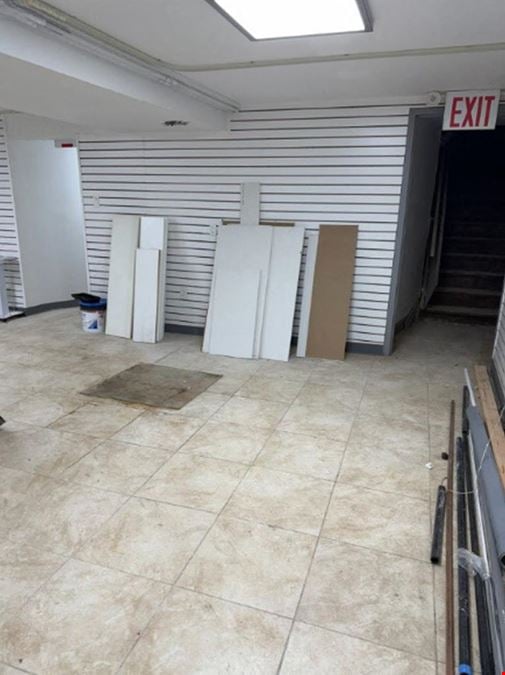 Spacious Vacant  Pharmacy Eye Glasses Retail Store Restaurant Beauty Salon Off Main Street Lease