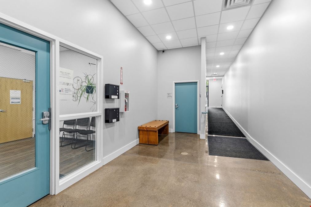 2375 University Ave W
