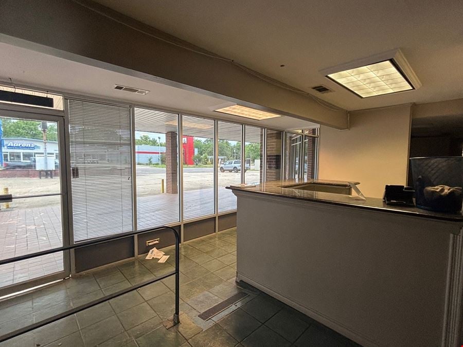 22,047 SF Auto / Industrial Facility