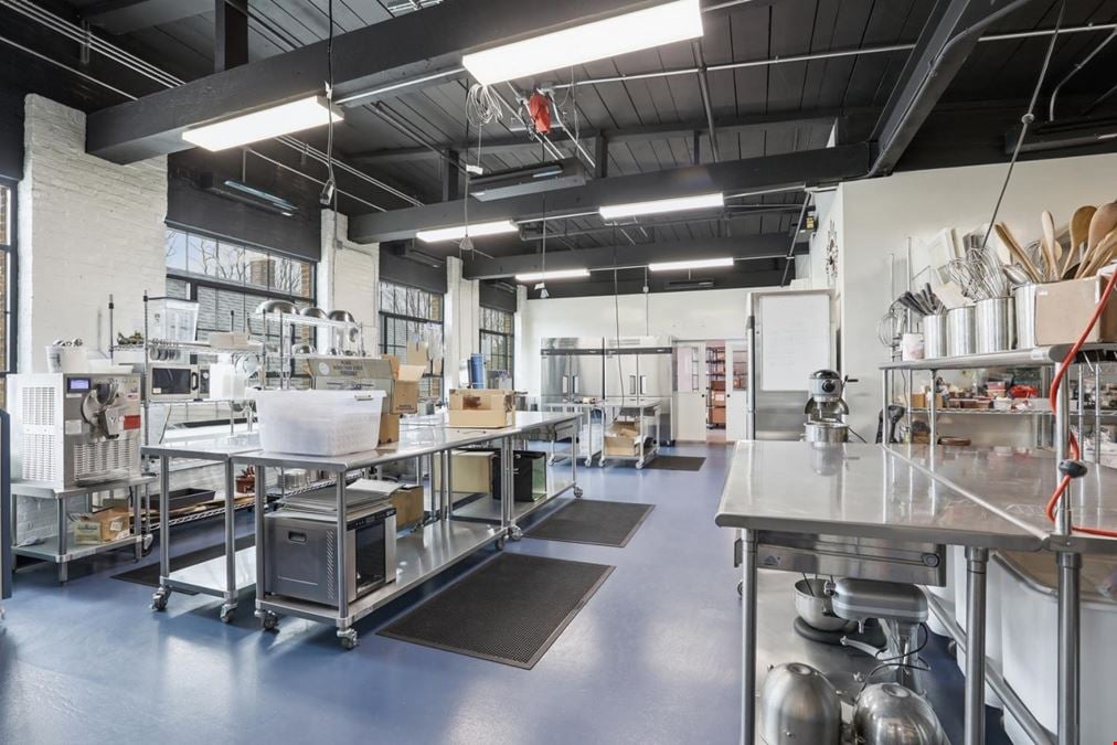 Sun-drenched 1,521sf Space for Lease in Amesbury, MA