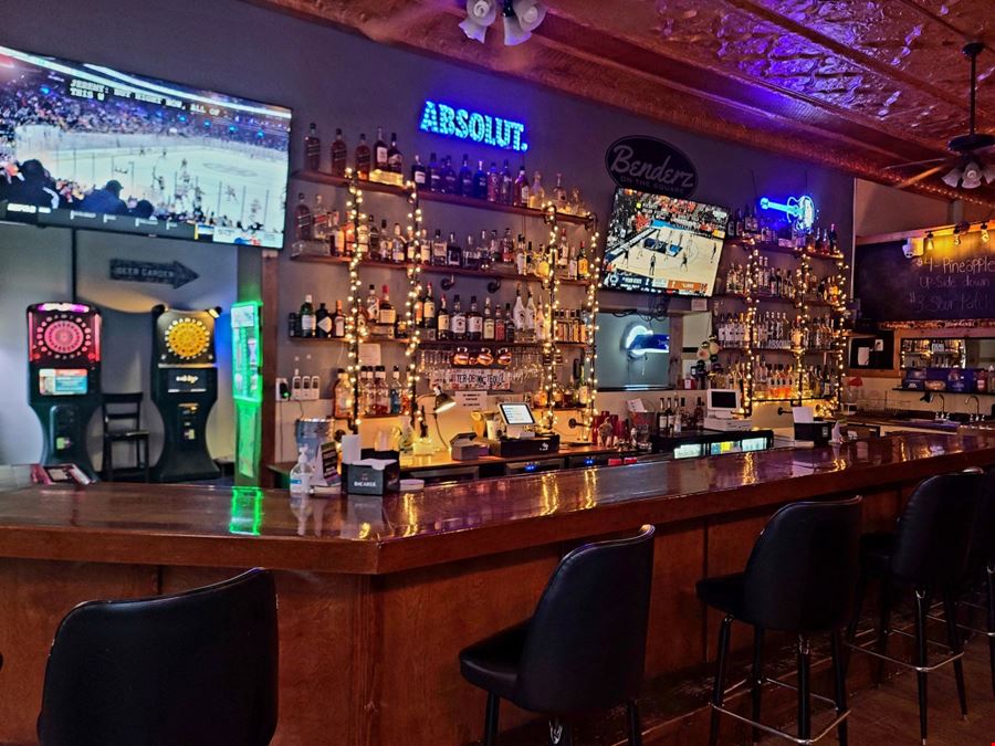 Benderz - 400 Washington St, Auburn IL  62615