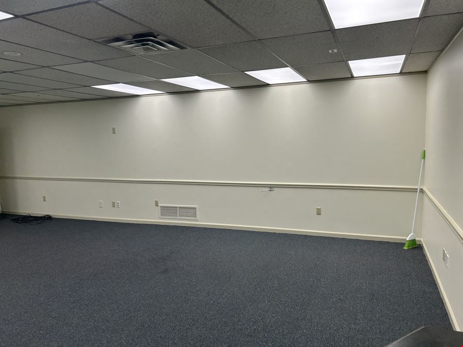 139 W Market St